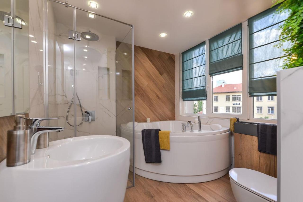 Urban Eden - Lux & Style, 2-Bedroom, 2-Bathroom Sofia Esterno foto