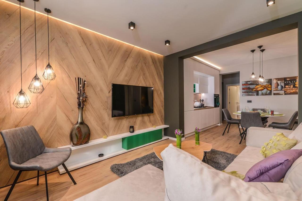 Urban Eden - Lux & Style, 2-Bedroom, 2-Bathroom Sofia Esterno foto